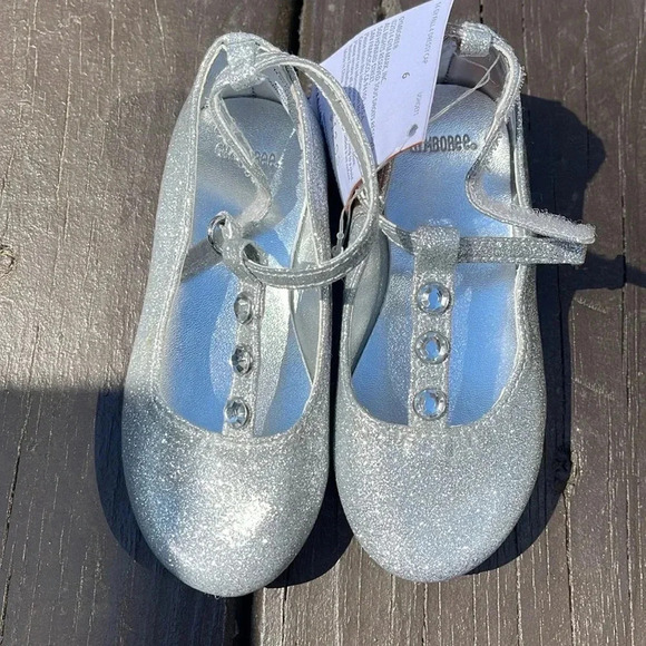 NWT Gymboree silver girls Mary Jane shoes size 6 - Picture 2 of 5